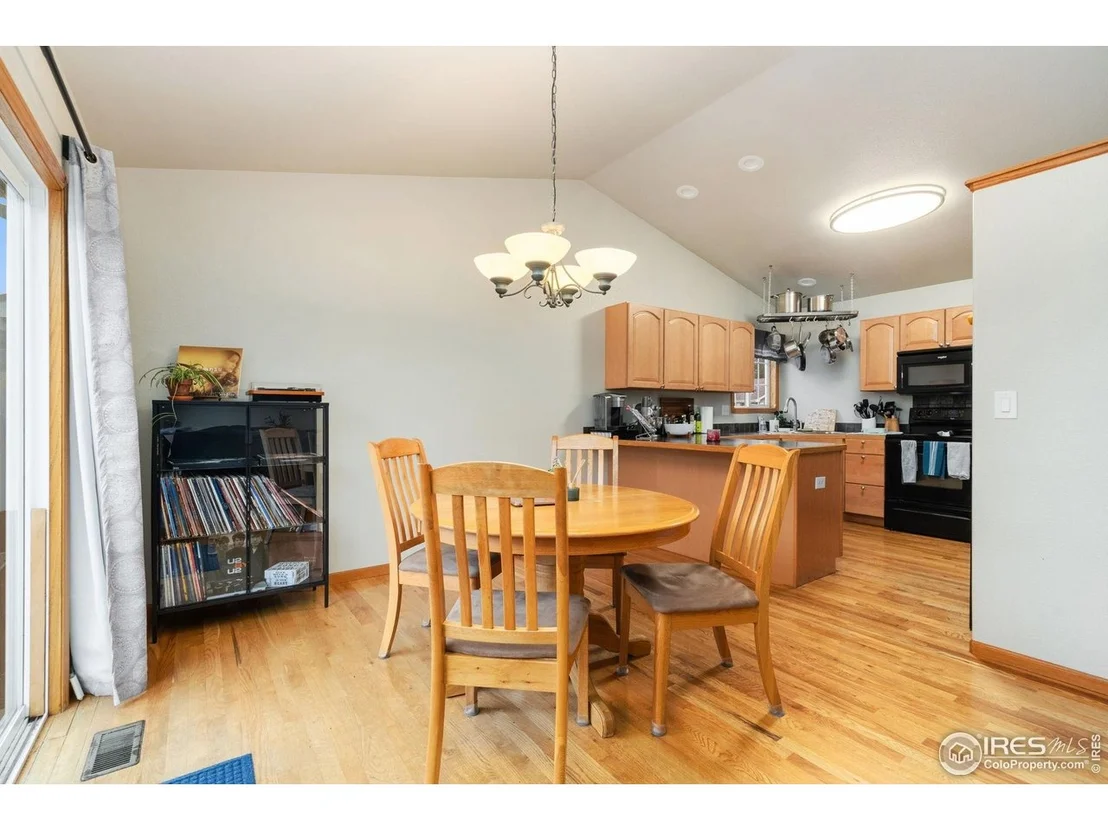 Photo of 305 Amber Dr