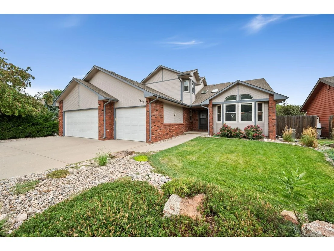 Photo of 1841 Silver Leaf Dr