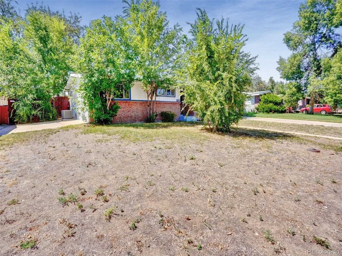 Photo of 7789 Greenleaf Ln