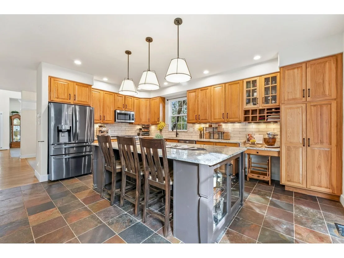 Photo of 2037 River West Dr