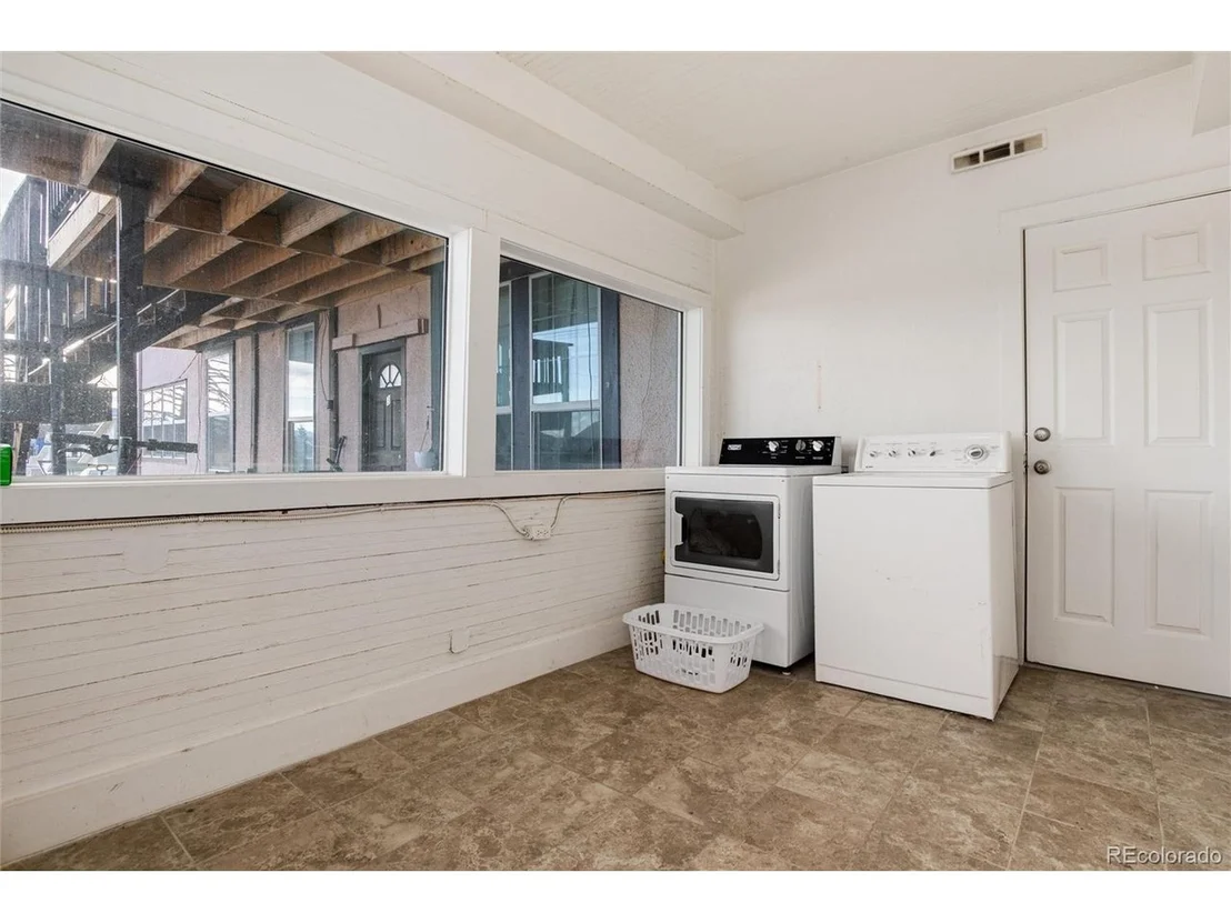 Photo of 550 Castello Ave