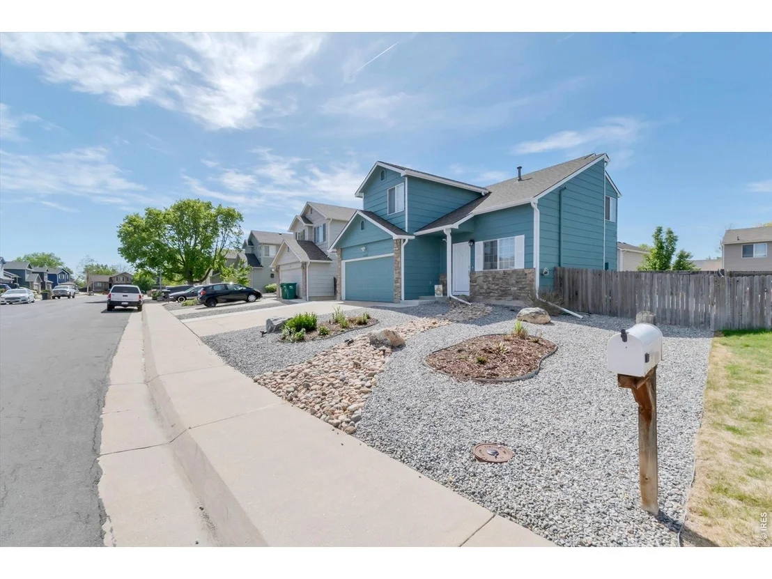 Photo of 1680 W 135th Dr