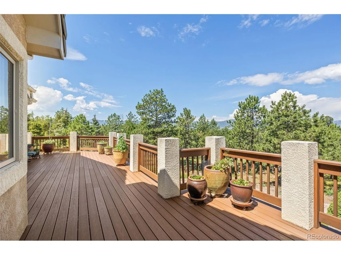 Photo of 17551 Colonial Park Dr