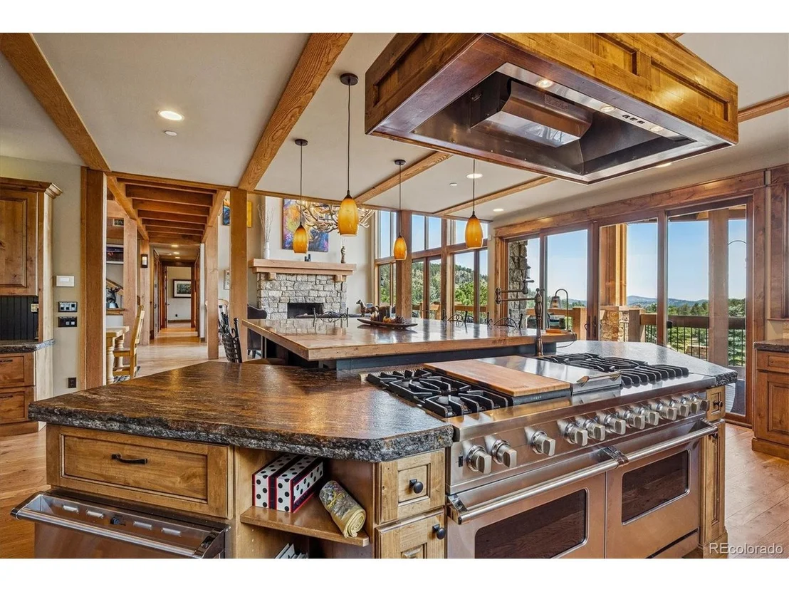 Photo of 477 W Meadow Rd