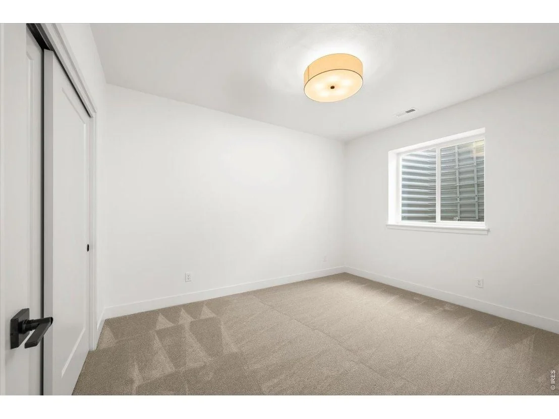 Photo of 28 Snowcap Dr