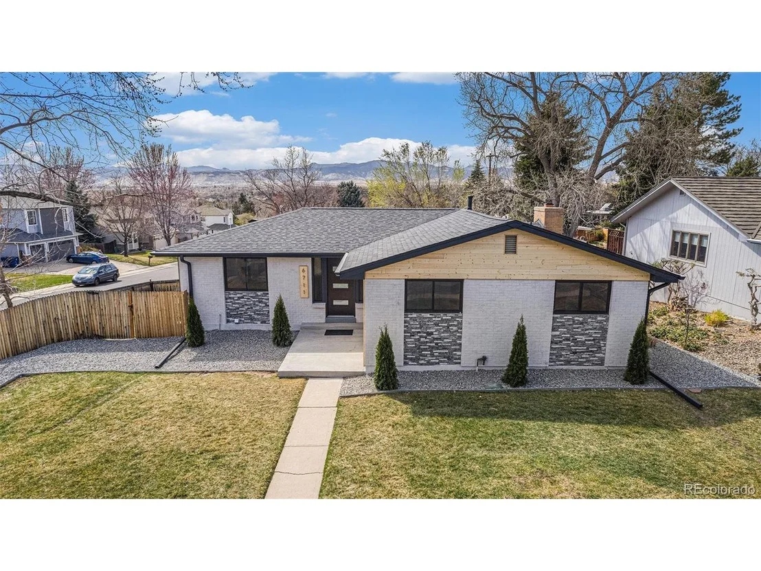 Photo of 6711 Field St