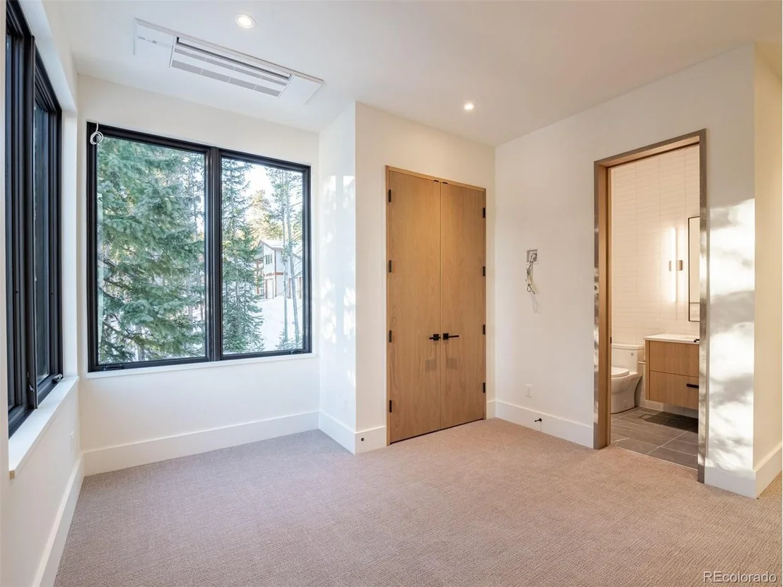 Photo of 27 Boulder Cir