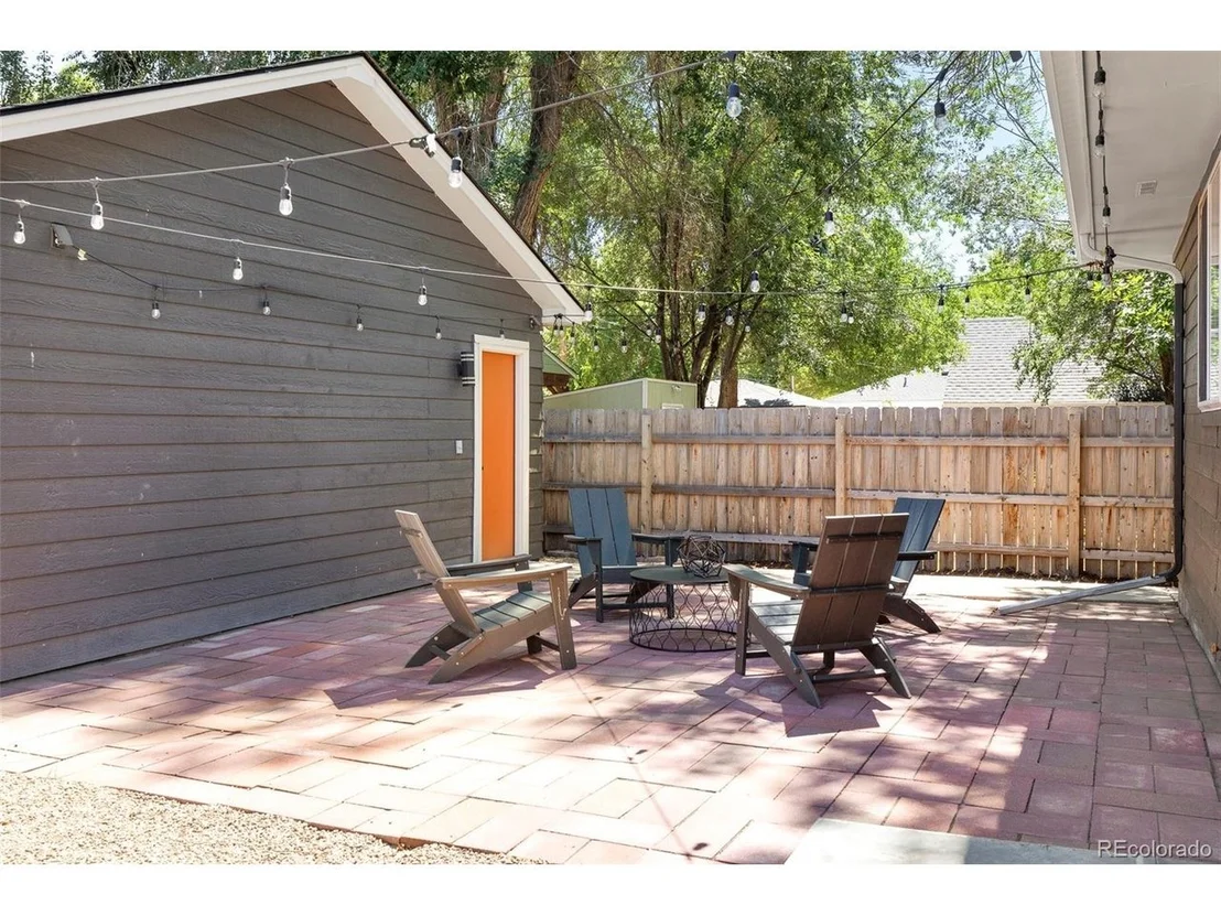 Photo of 818 Baker St