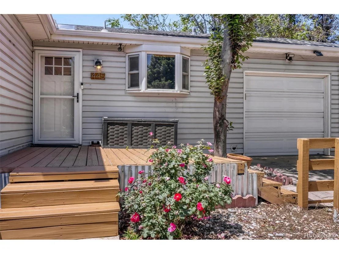 Photo of 445 Hickory Pl