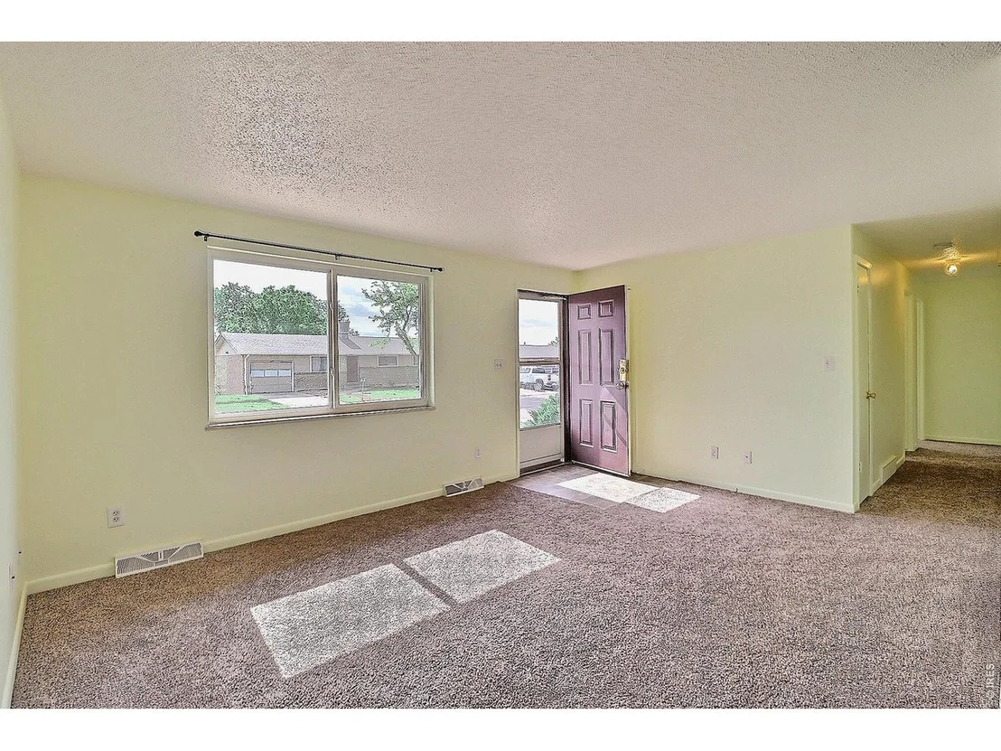 Photo of 3011 Lakeside Dr