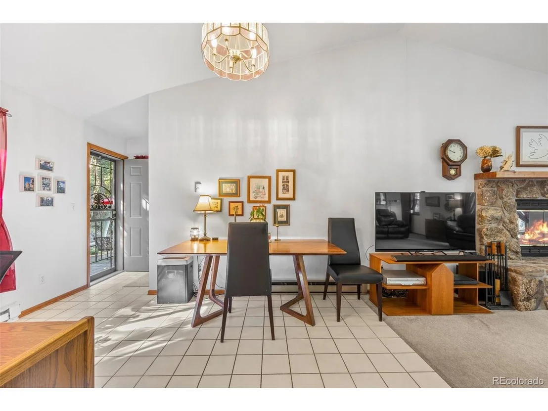 Photo of 145 Jackpine Ln