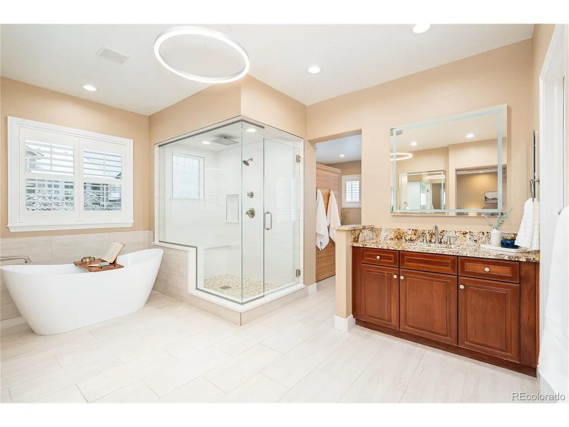 Photo of 10960 Glengate Cir