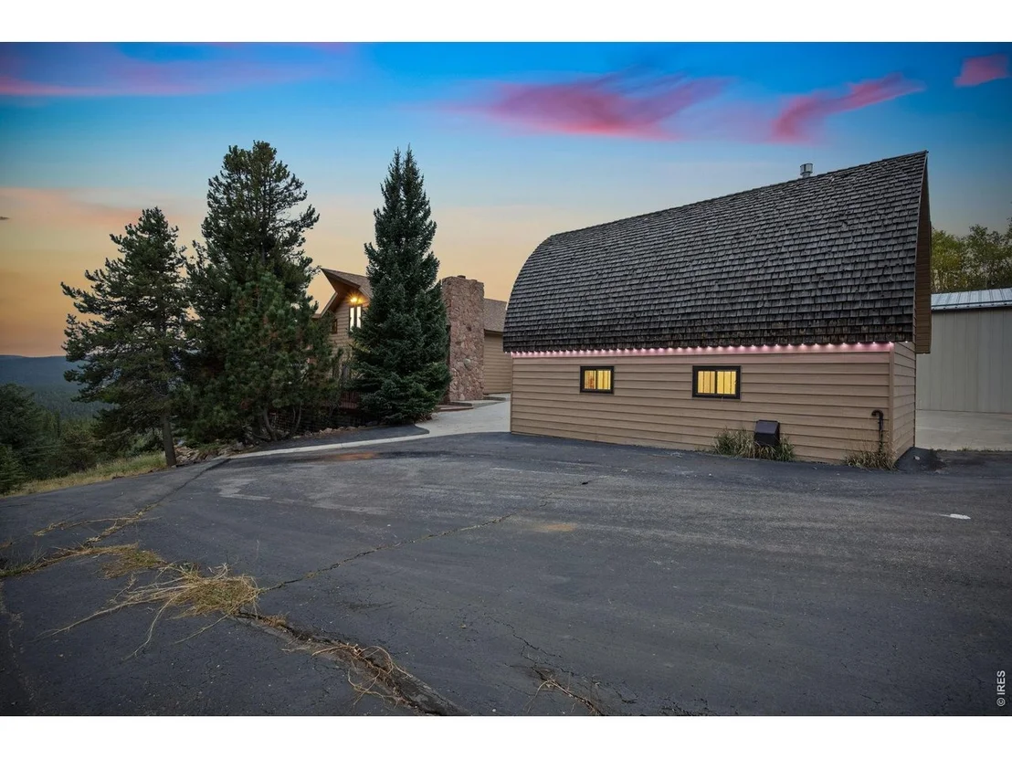 Photo of 697 N Beaver Rd