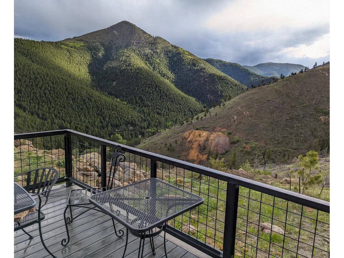 Photo of 560 Emerson Gulch Rd