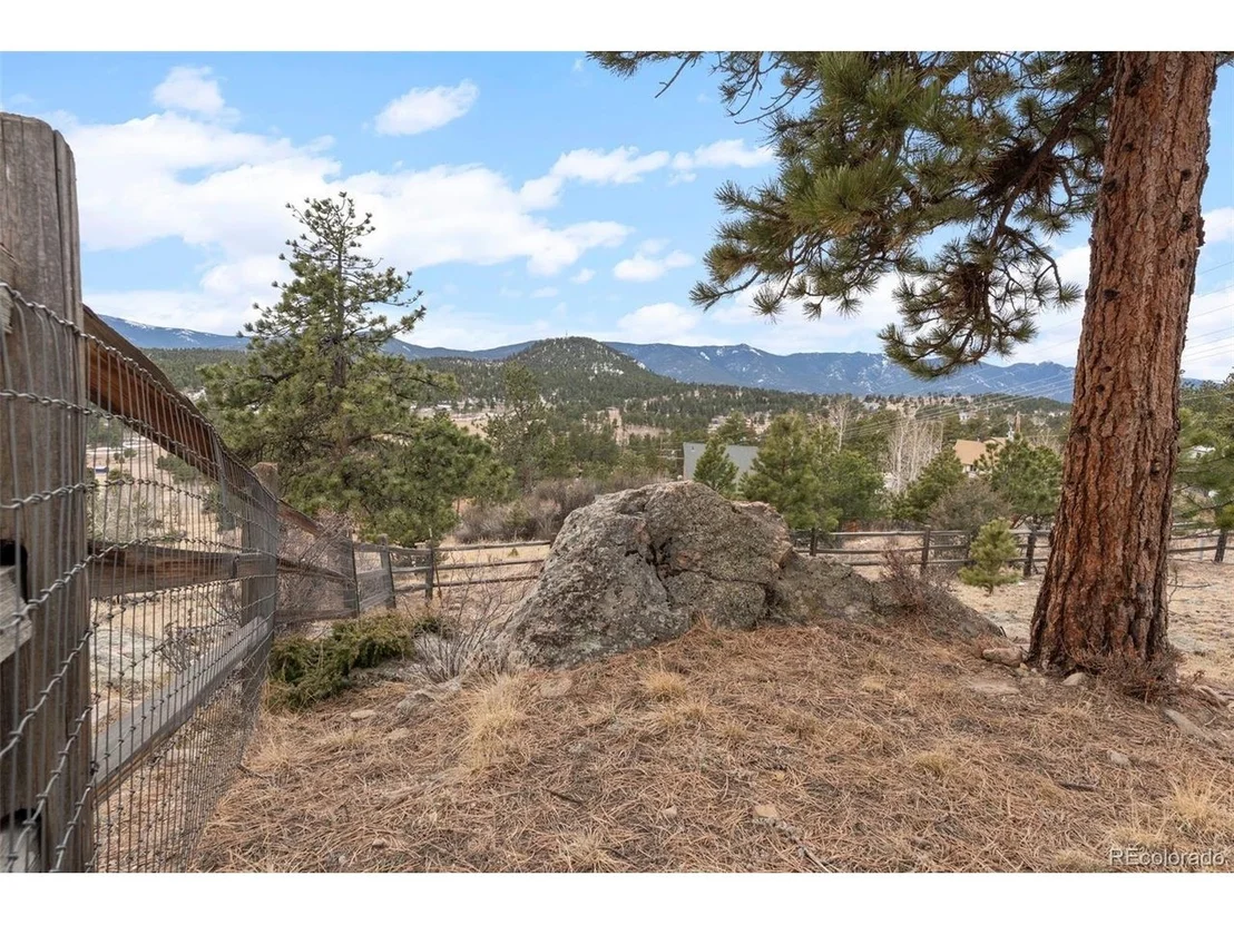 Photo of 34 S Circle Dr