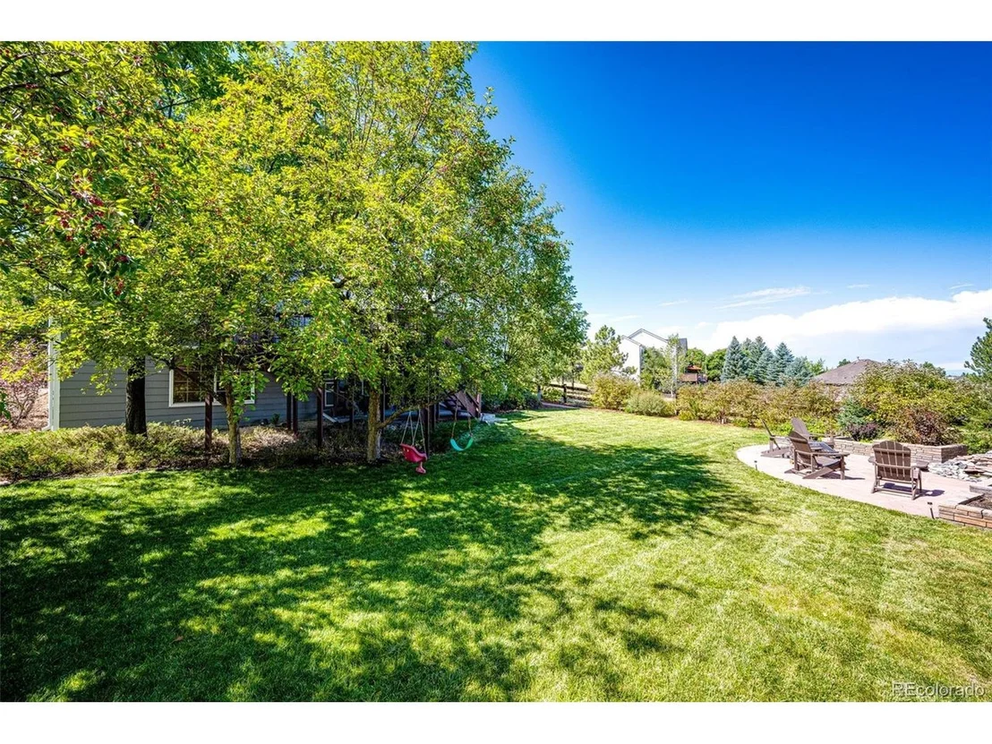 Photo of 389 Shoreham Cir