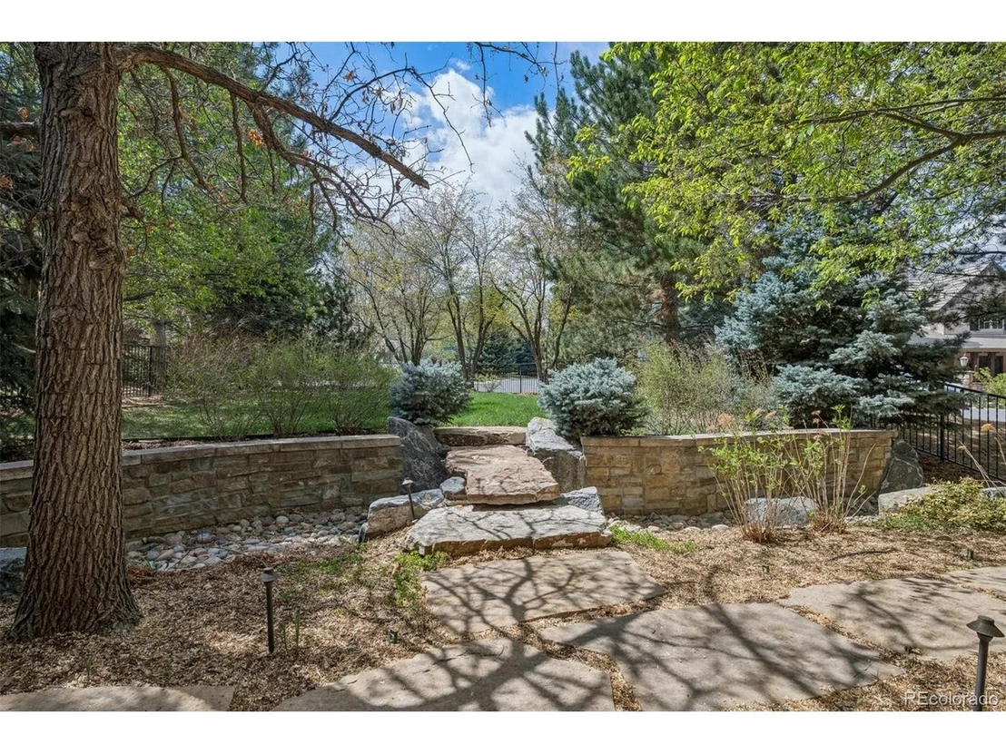 Photo of 2 Foxtail Cir
