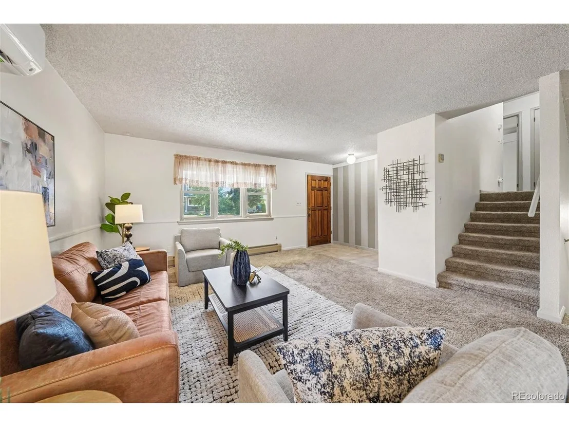 Photo of 327 Maple Dr