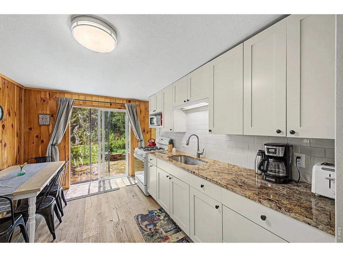 Photo of 259 Riverside Dr