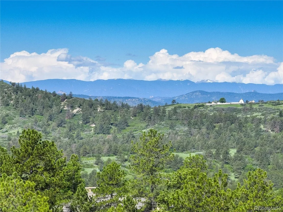 Photo of 1085 Golf Estates Pt