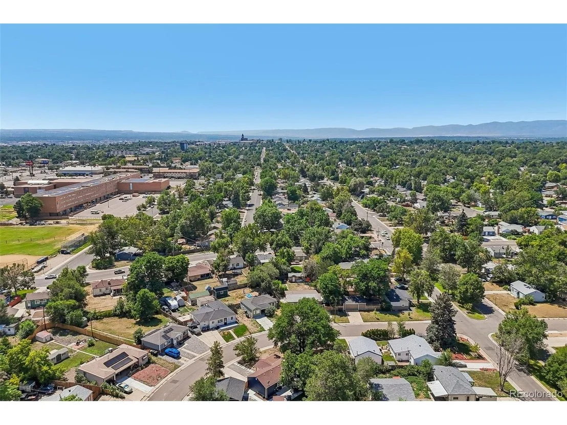 Photo of 2045 S Hooker Cir