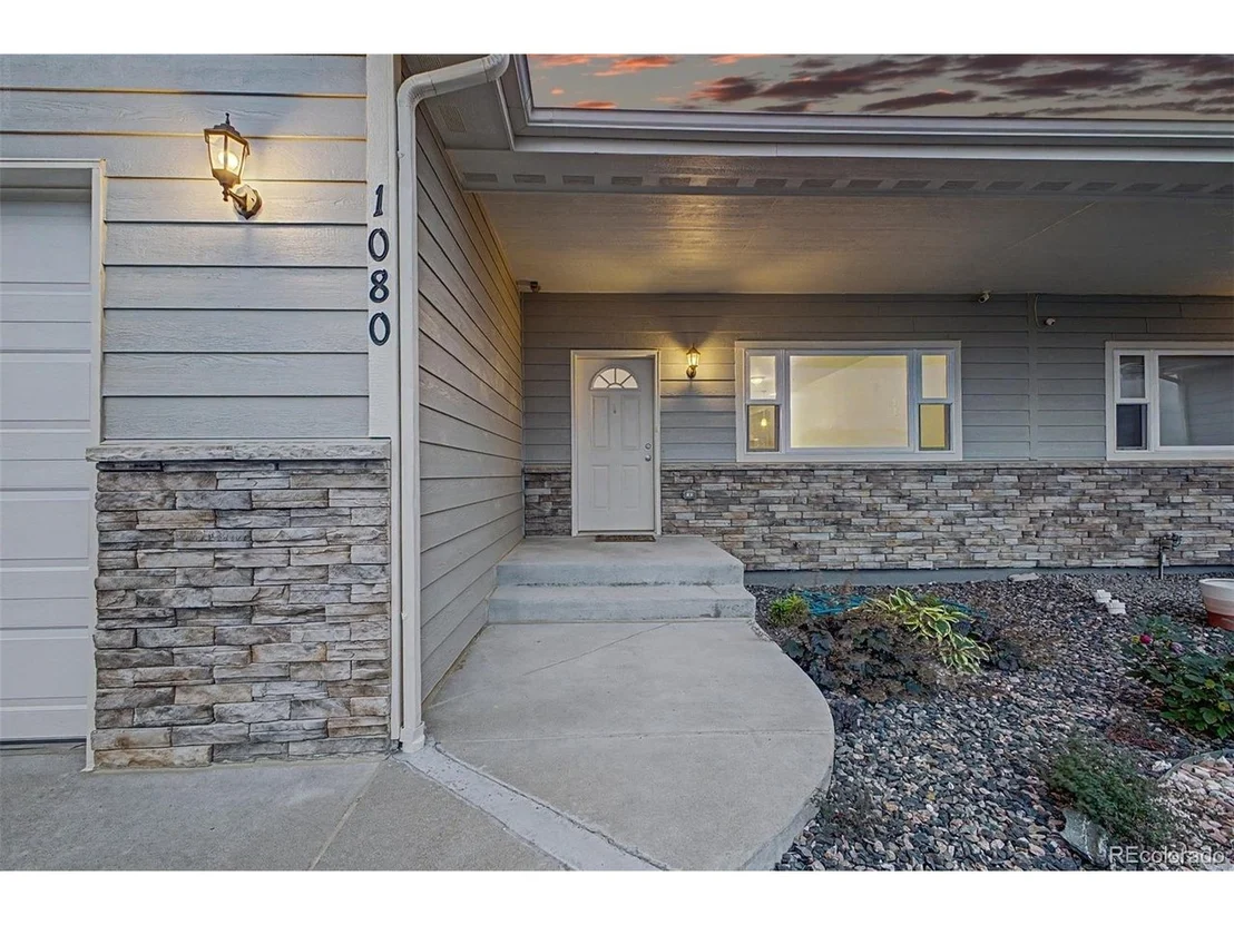 Photo of 1080 Viewridge Rd