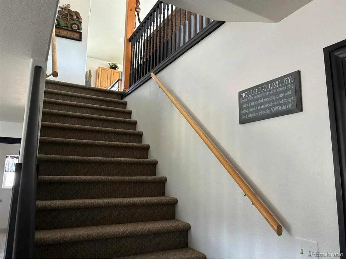 Photo of 136 Arapahoe Cir