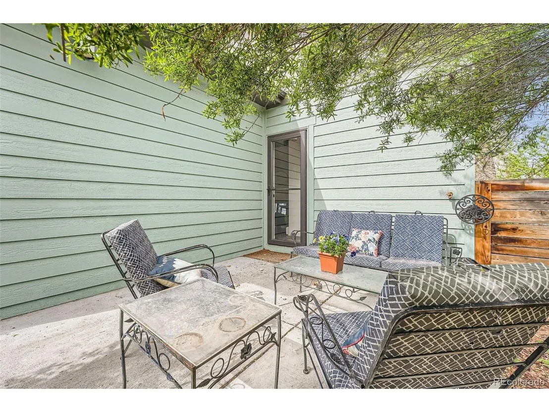 Photo of 4965 Dover St