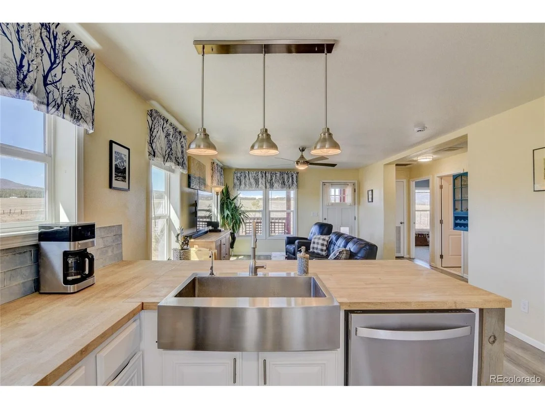 Photo of 261 Bridle Path