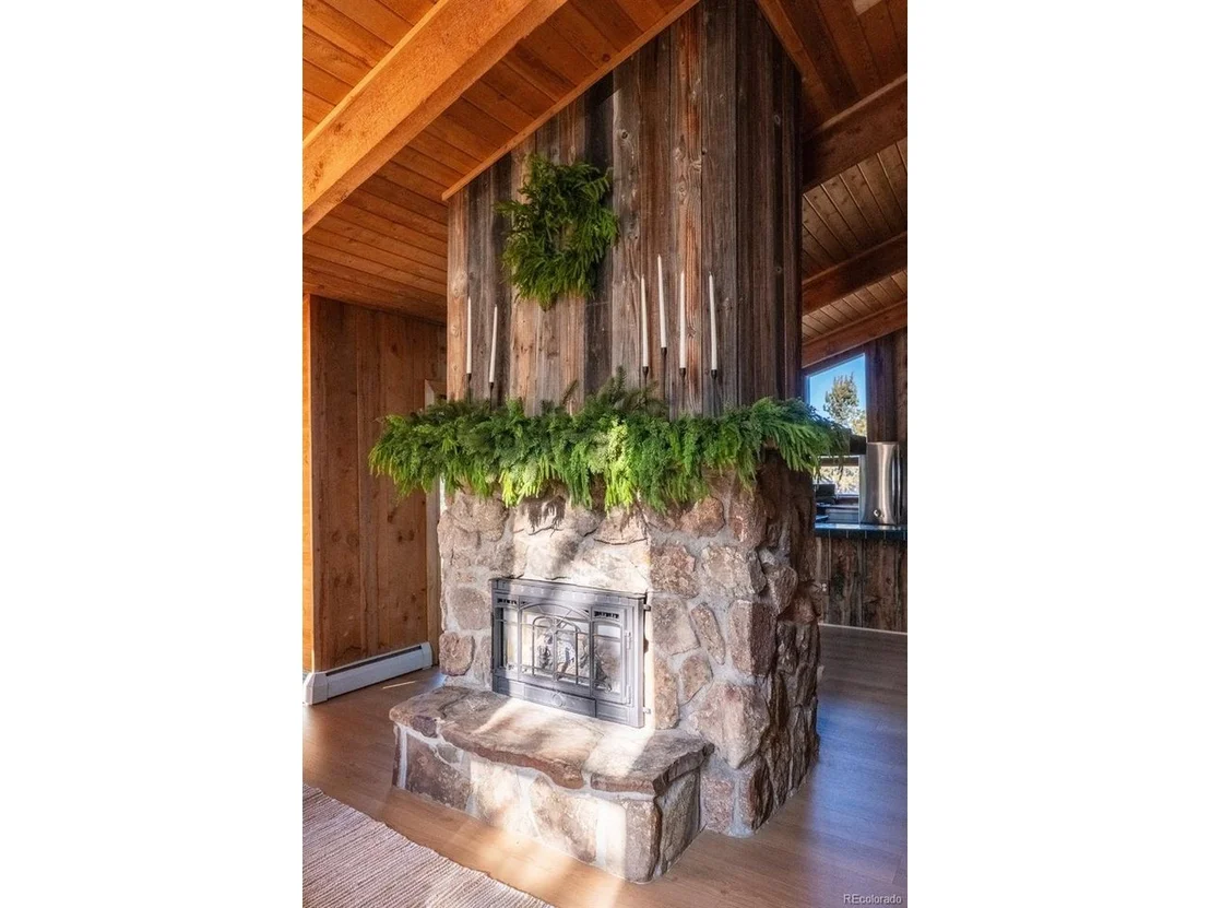 Photo of 90 Peakview Rd