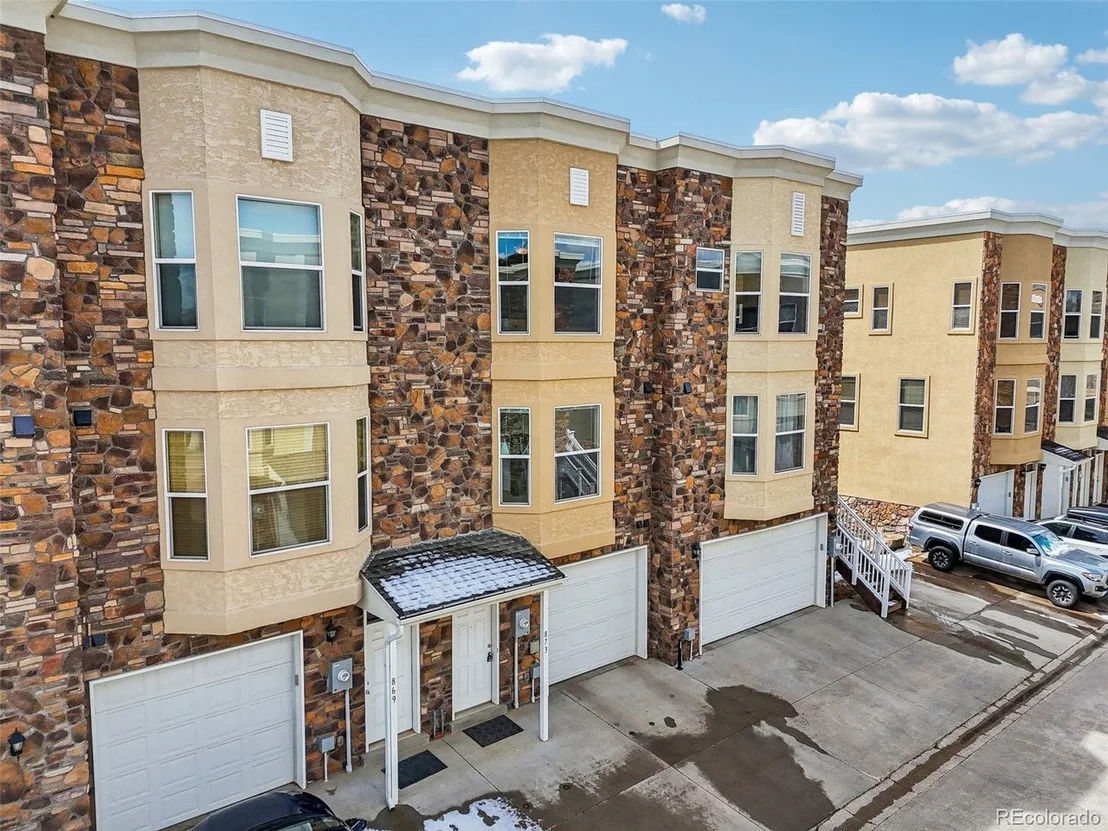 Photo of 873 Vernon Dr