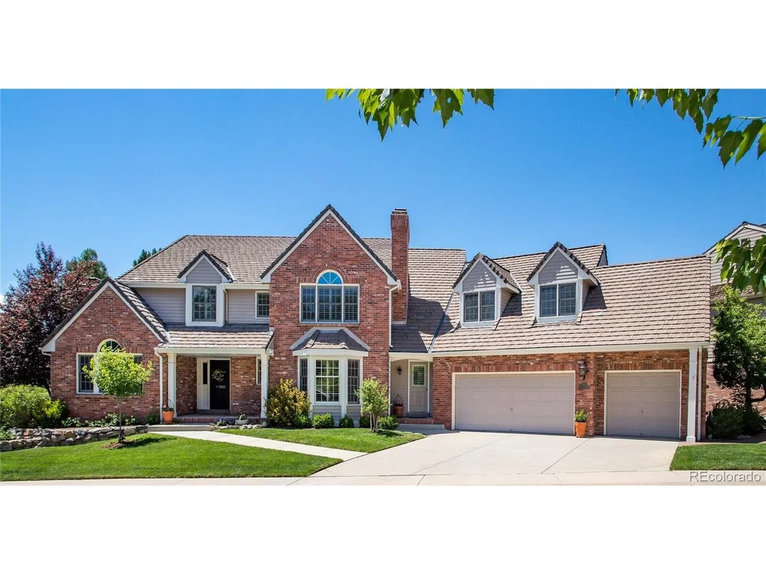 Photo of 7013 S Locust Cir