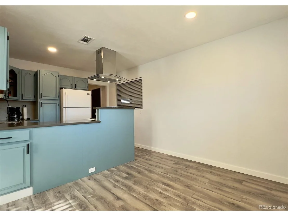 Photo of 9190 High St