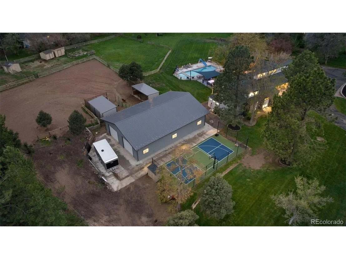 Photo of 620 Front Range Rd