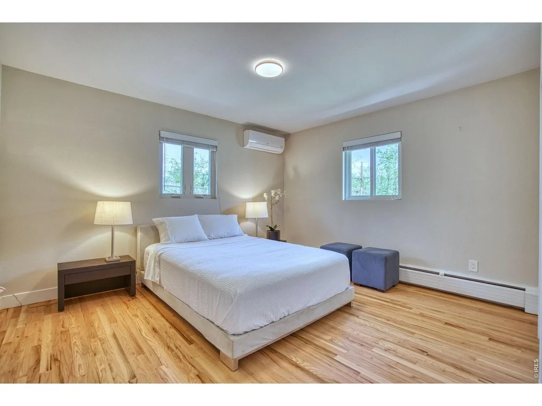 Photo of 375 Bates Ave