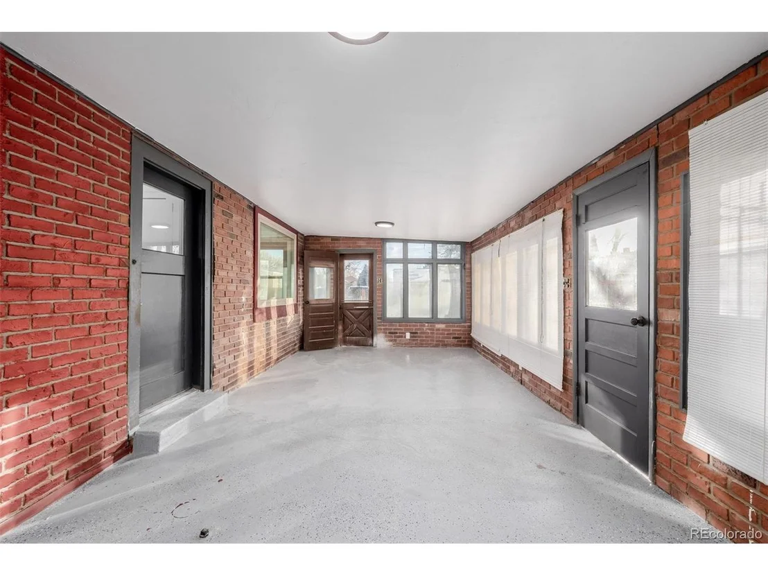 Photo of 115 Johnson St