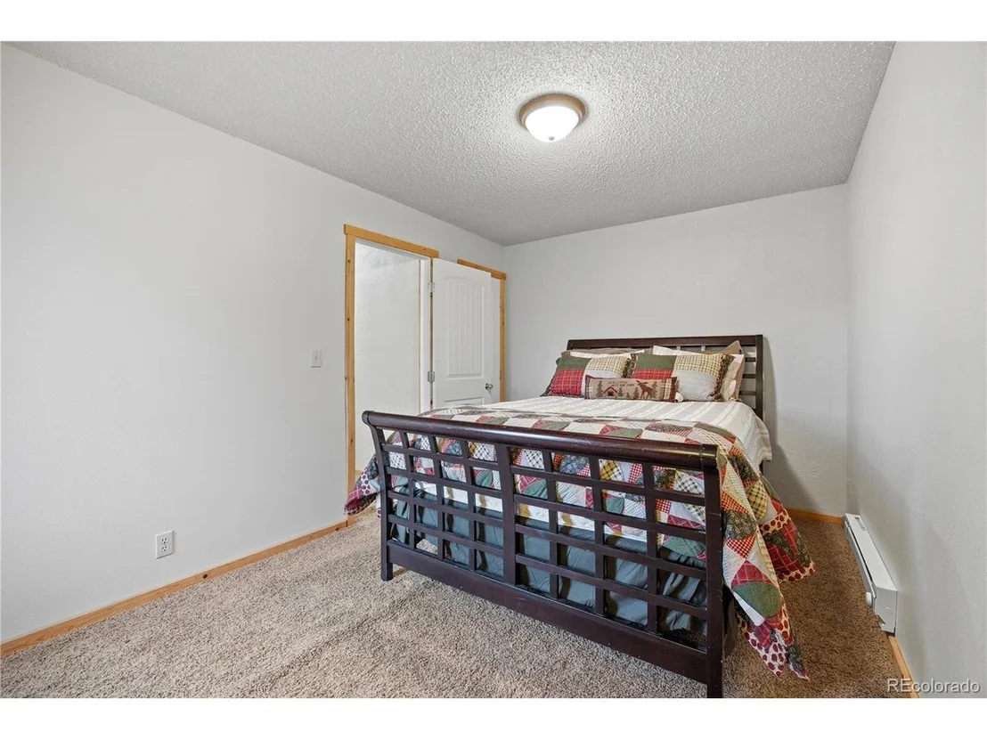 Photo of 275 Vulture Ln