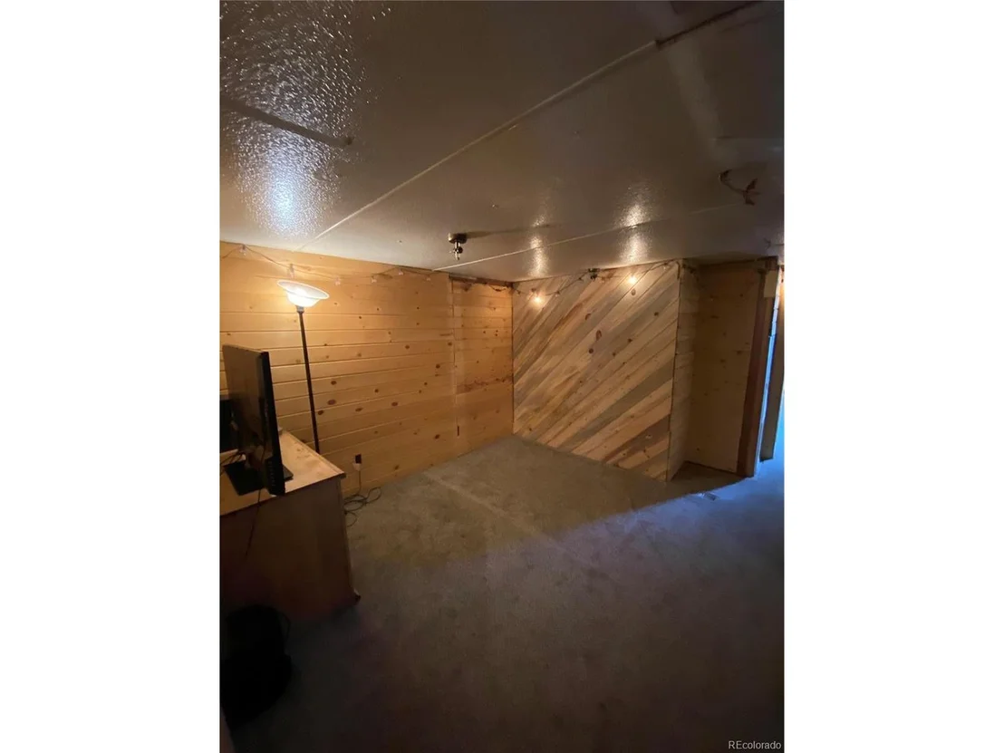 Photo of 1039 25TH Trl