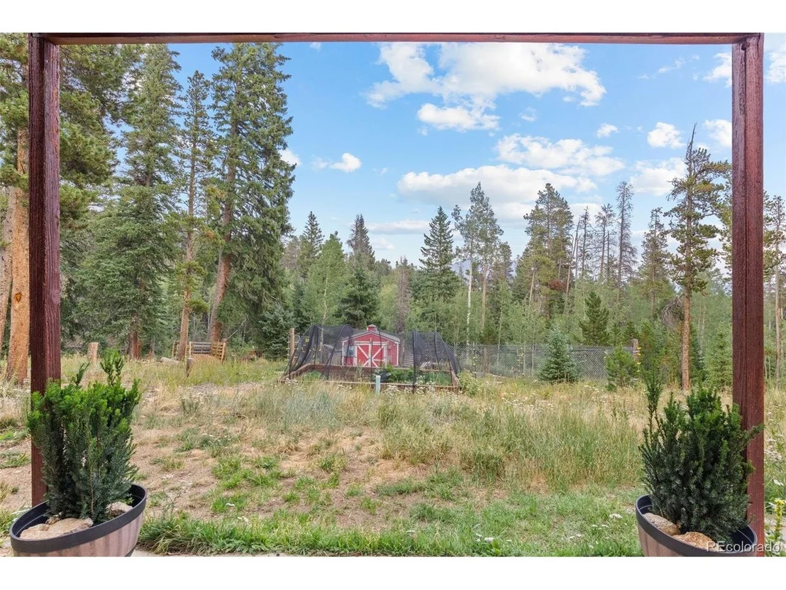 Photo of 424 W Dory Way