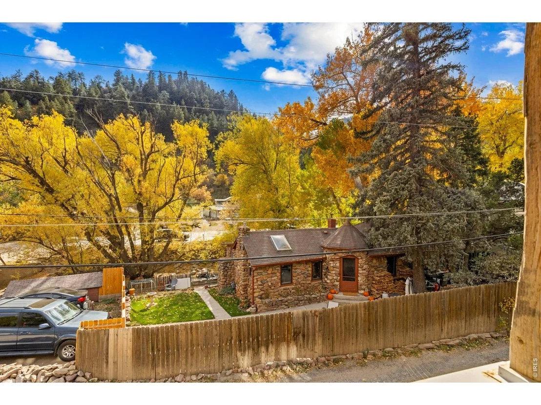 Photo of 22 Artesian Dr