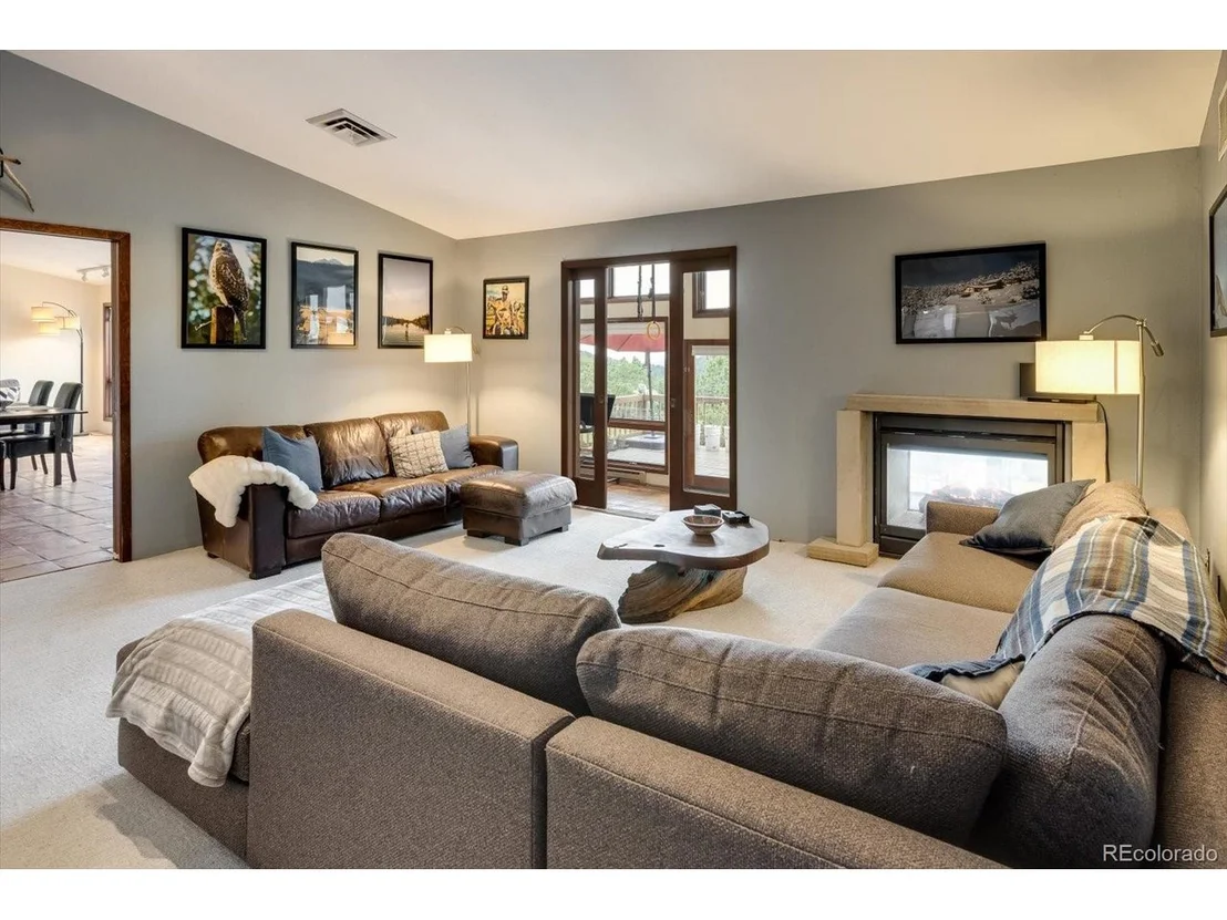 Photo of 326 Peakview Rd