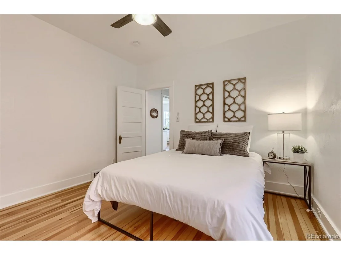 Photo of 3883 Lowell Blvd