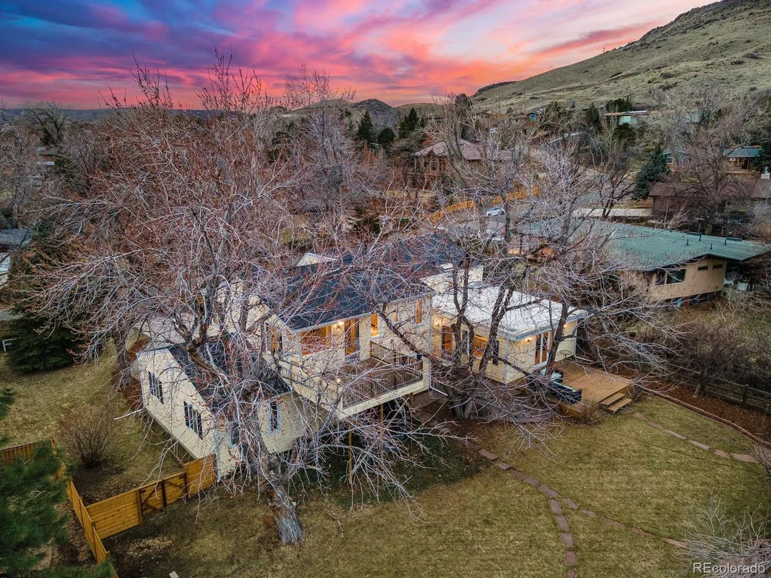 Photo of 14055 Foothill Cir