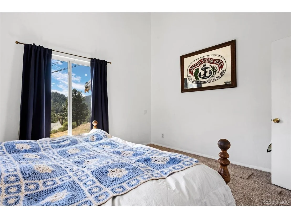 Photo of 1729 Crow Valley Rd