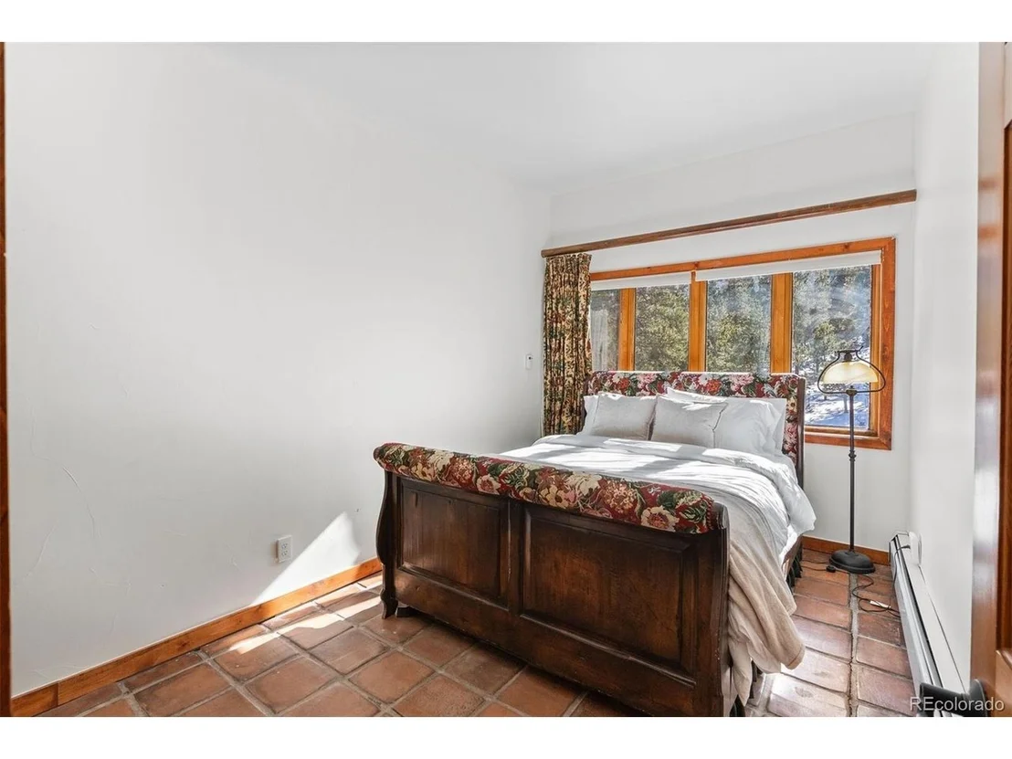 Photo of 1053 Red Moon Rd