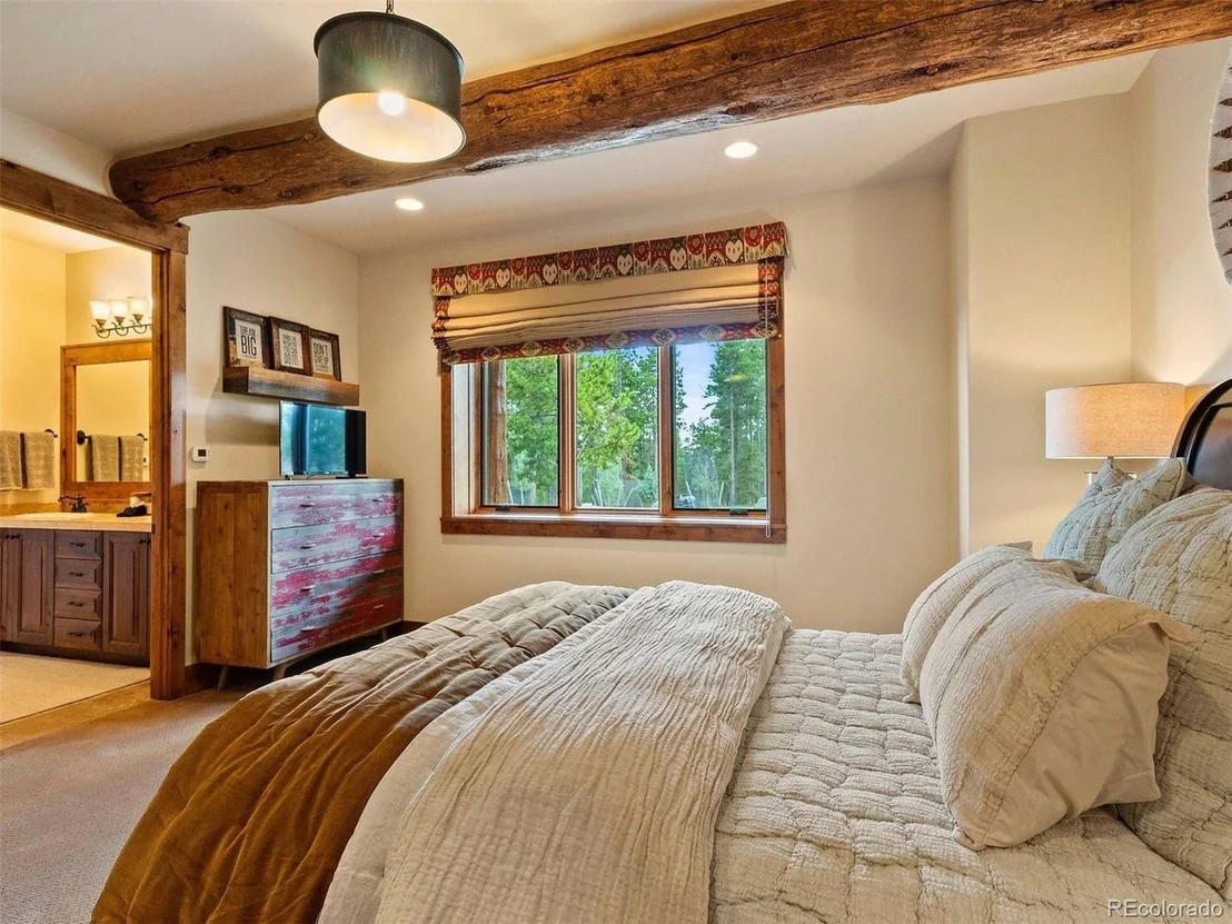 Photo of 9141 Mountain Ranch Rd