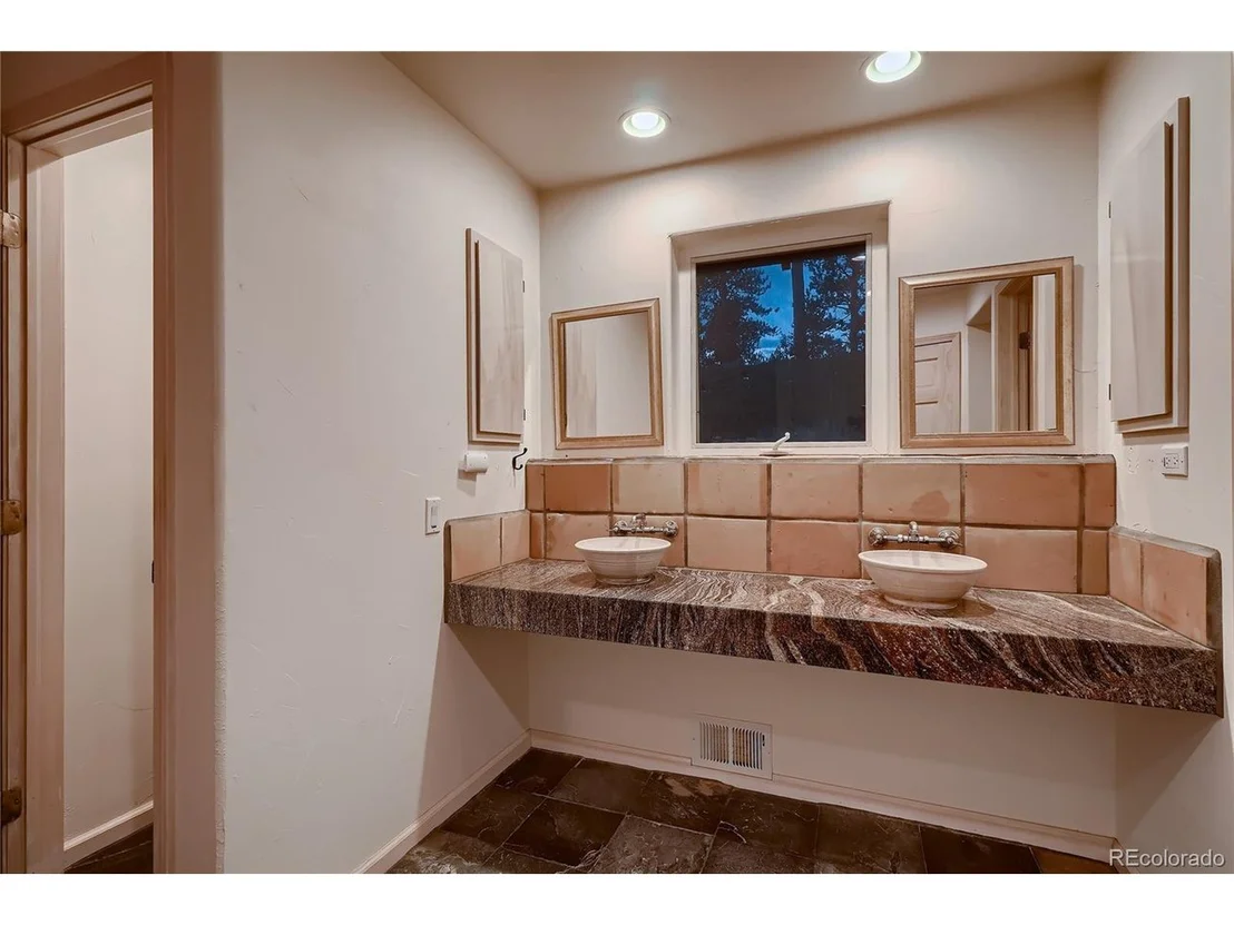 Photo of 5386 High Rd