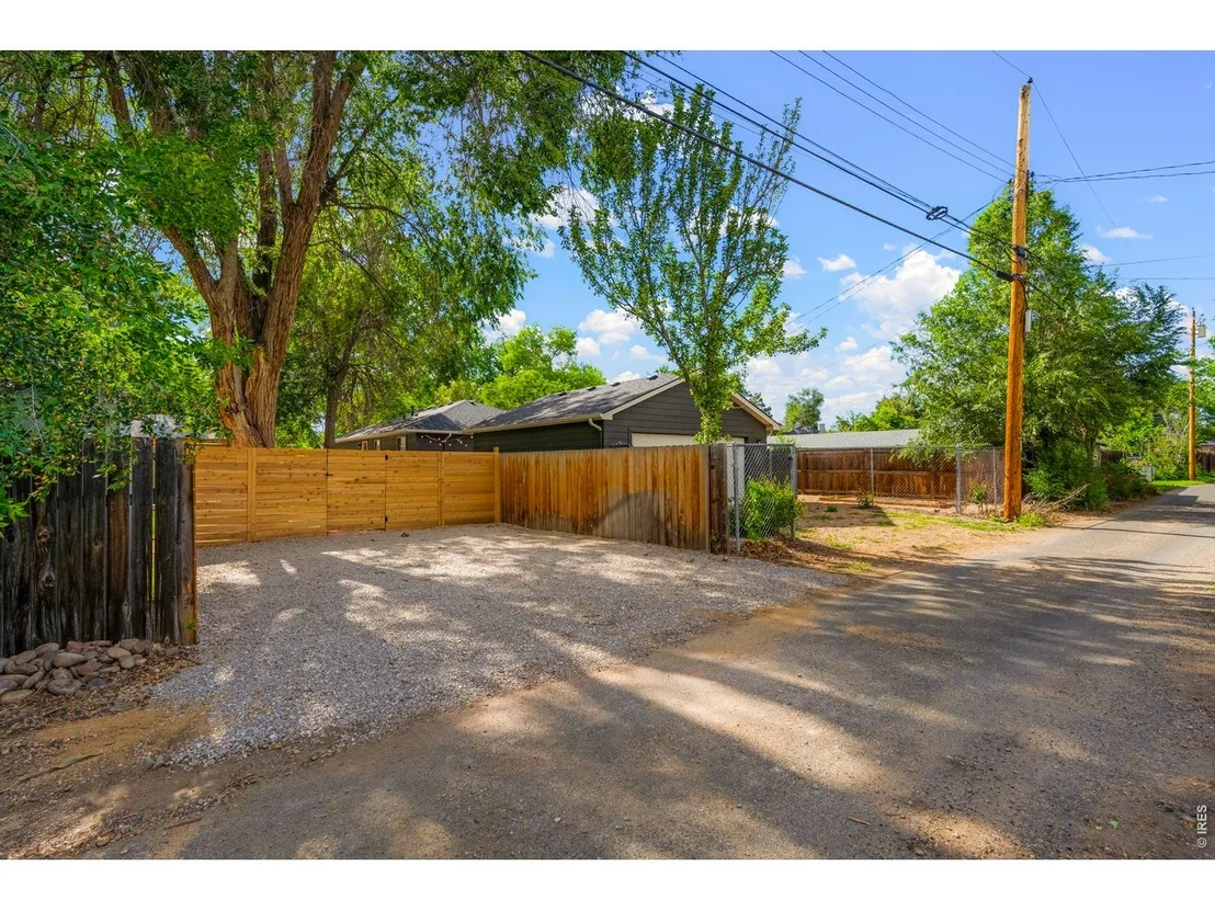 Photo of 814 Baker St