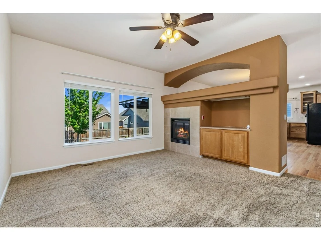 Photo of 471 Heritage Ln