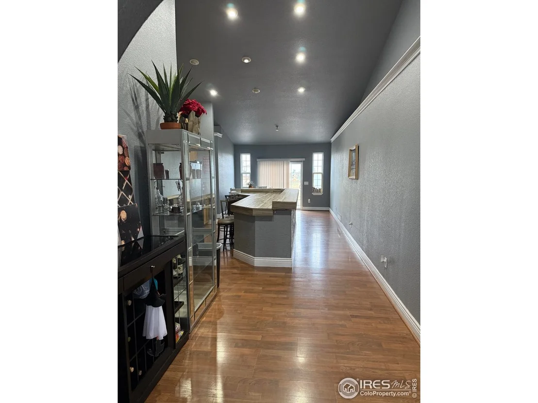 Photo of 419 E 3rd Ave